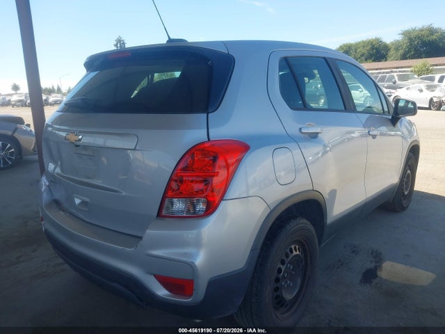 Chevrolet TRAX LS 2018 3GNCJKSB2JL199553 Image 4