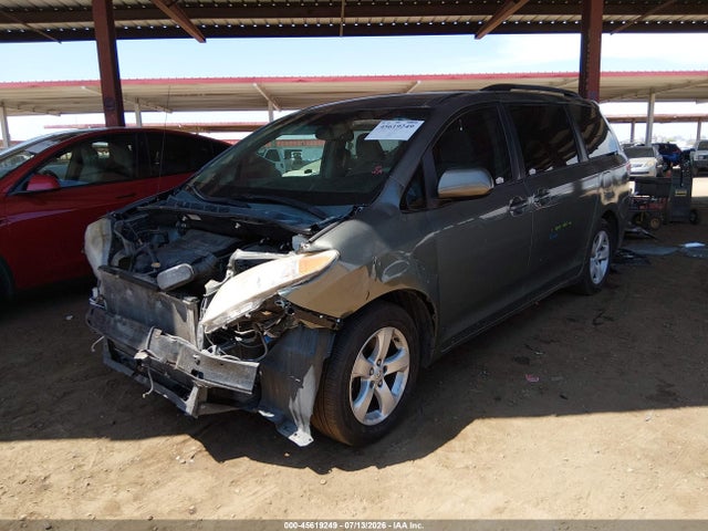 Toyota Sienna Le V6 8 Passenger 2014 5TDKK3DC0ES425716 Image 2