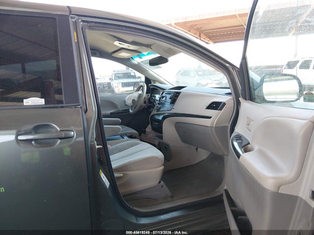 Toyota Sienna Le V6 8 Passenger 2014 5TDKK3DC0ES425716 Image 5