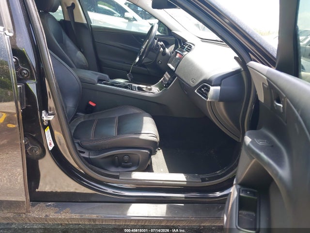 Aukcja sprzedaży 2017 Jaguar Xe 25t Prestige, vin: SAJAE4BG9HA950923, numer aukcji: 45619301