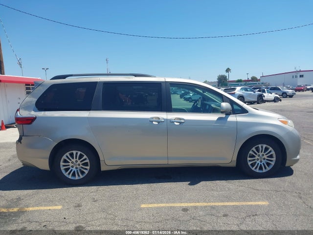 5TDYK3DC6GS721000 Toyota Sienna Xle 8 Passenger
