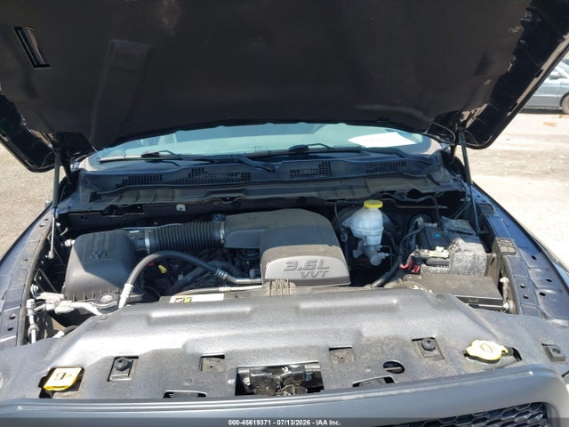 1C6RR6FG2JS322267 RAM 1500 Tradesman 4x2 6&#039;4 Box
