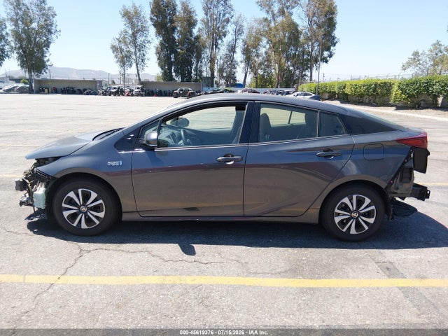 Toyota Prius Prime Plus 2018 JTDKARFP2J3097300 Image 15