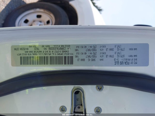 1C6RR6FG0JS322266 RAM 1500 Tradesman 4x2 6&#039;4 Box
