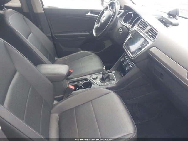 3VV2B7AX5KM158861 Volkswagen Tiguan 2.0t Se/2.0t Sel/2.0t Sel R-line/2.0t Sel R-line Black