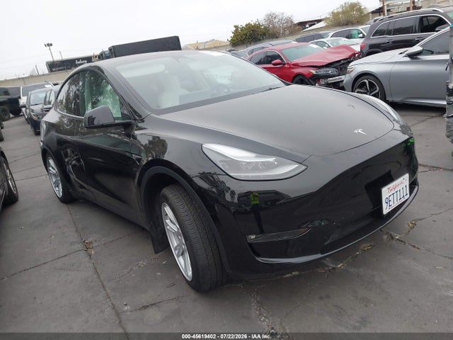 Продаж на аукціоні авто 2023 Tesla Model Y Awd/long Range Dual Motor All-wheel Drive, vin: 7SAYGAEE2PF646437, номер лоту: 45619402