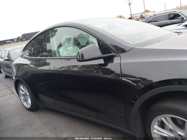 Продаж на аукціоні авто 2023 Tesla Model Y Awd/long Range Dual Motor All-wheel Drive, vin: 7SAYGAEE2PF646437, номер лоту: 45619402