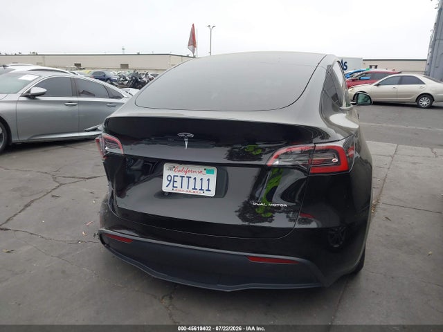 Продаж на аукціоні авто 2023 Tesla Model Y Awd/long Range Dual Motor All-wheel Drive, vin: 7SAYGAEE2PF646437, номер лоту: 45619402
