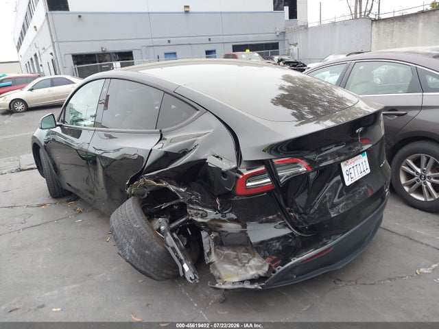 Продаж на аукціоні авто 2023 Tesla Model Y Awd/long Range Dual Motor All-wheel Drive, vin: 7SAYGAEE2PF646437, номер лоту: 45619402
