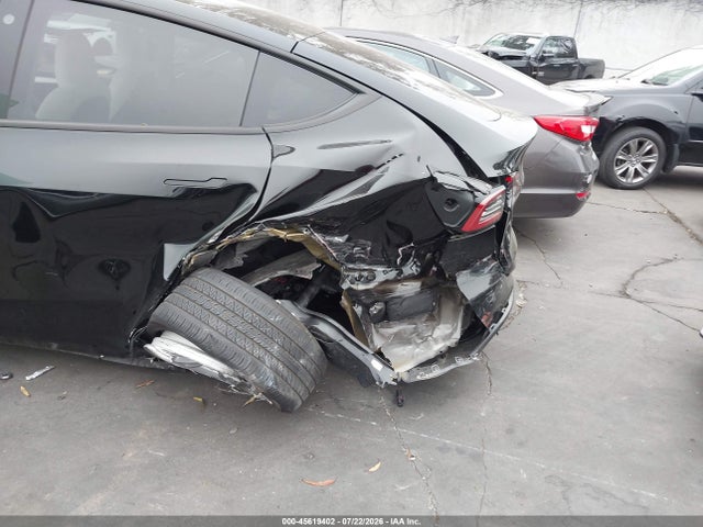 Продаж на аукціоні авто 2023 Tesla Model Y Awd/long Range Dual Motor All-wheel Drive, vin: 7SAYGAEE2PF646437, номер лоту: 45619402