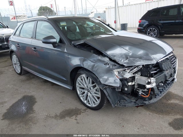 Audi A3 E-tron 1.4t Premium/1.4t Tech Premium 2018 WAUUPBFF2JA071195 main image