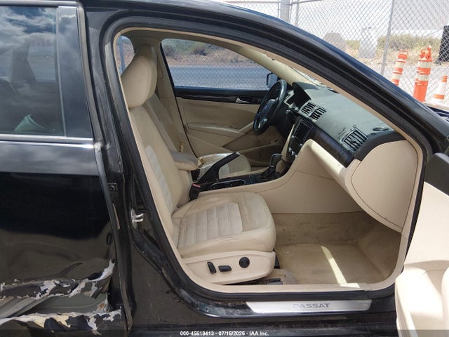 Продажа на аукционе авто 2015 Volkswagen Passat 1.8t Sel Premium, vin: 1VWCT7A32FC098118, номер лота: 45619413