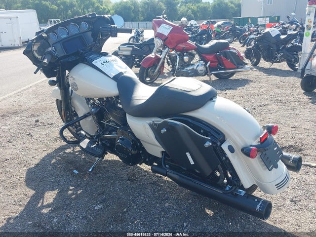 Harley-Davidson FLHXS 2022 1HD1KRP15NB639969 Image 3