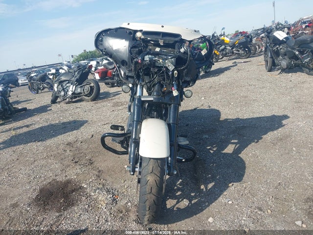 Harley-Davidson FLHXS 2022 1HD1KRP15NB639969 Image 5