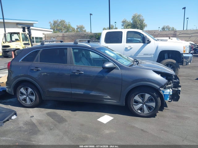 KNDCM3LD5J5204315 KIA Niro Plug-in Hybrid Lx