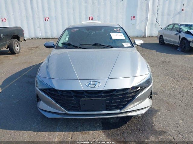 5NPLM4AG5PH109894 Hyundai ELANTRA SEL