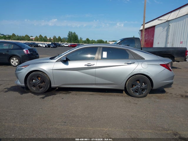 5NPLM4AG5PH109894 Hyundai ELANTRA SEL
