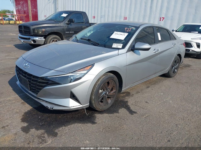 5NPLM4AG5PH109894 Hyundai ELANTRA SEL