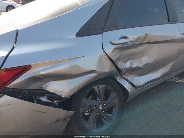5NPLM4AG5PH109894 Hyundai ELANTRA SEL