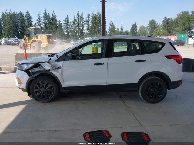 1FMCU0F75KUB38615 Ford ESCAPE S
