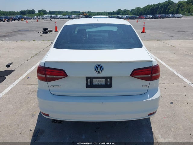 3VWDB7AJ9JM210815 Volkswagen Jetta 1.4t Se/1.4t Wolfsburg Edition