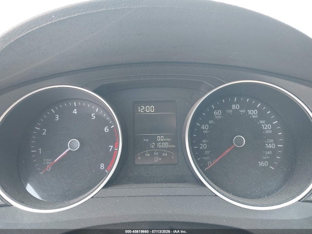 3VWDB7AJ9JM210815 Volkswagen Jetta 1.4t Se/1.4t Wolfsburg Edition