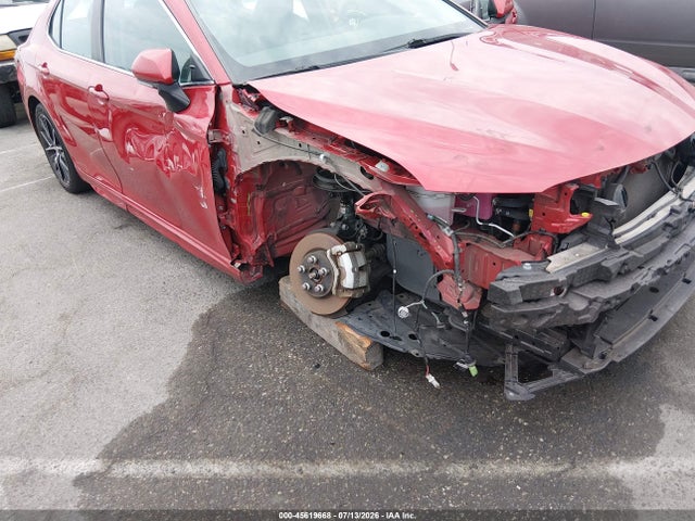 45619668 :رقم المزاد ، 4T1G31AK0MU020691 vin ، 2021 Toyota Camry Se Hybrid مزاد بيع