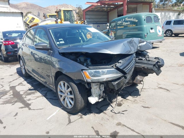 2013 Volkswagen Jetta 2.5l Se მანქანა იყიდება აუქციონზე, vin: 3VWDP7AJ4DM318734, აუქციონის ნომერი: 45619738
