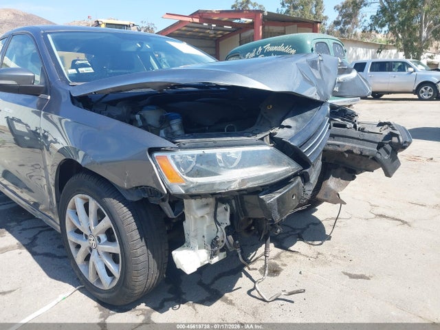 2013 Volkswagen Jetta 2.5l Se მანქანა იყიდება აუქციონზე, vin: 3VWDP7AJ4DM318734, აუქციონის ნომერი: 45619738
