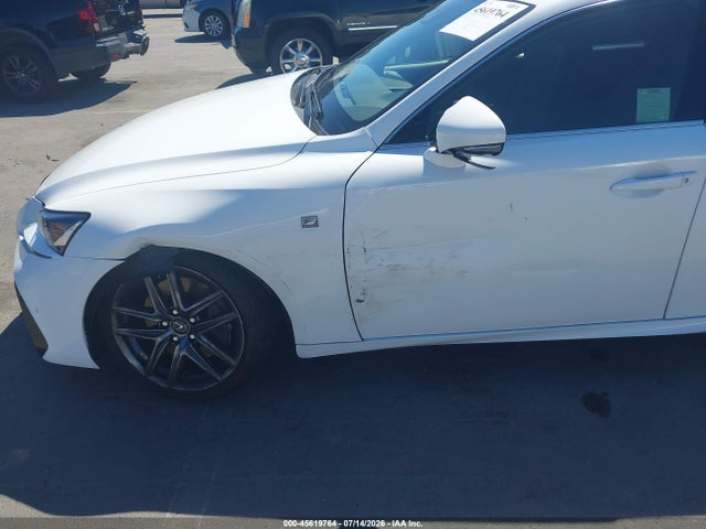 Lexus IS 300 2018 JTHBA1D25J5062018 Image 6
