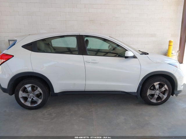 Honda HR-V LX 2018 3CZRU6H39JM707099 Image 14