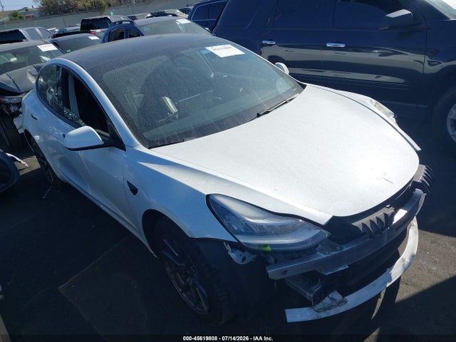 45619808 :رقم المزاد ، 5YJ3E1EA9MF929701 vin ، 2021 Tesla Model 3 Standard Range Plus Rear-wheel Drive مزاد بيع