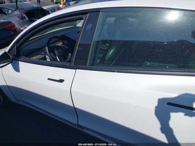 45619808 :رقم المزاد ، 5YJ3E1EA9MF929701 vin ، 2021 Tesla Model 3 Standard Range Plus Rear-wheel Drive مزاد بيع