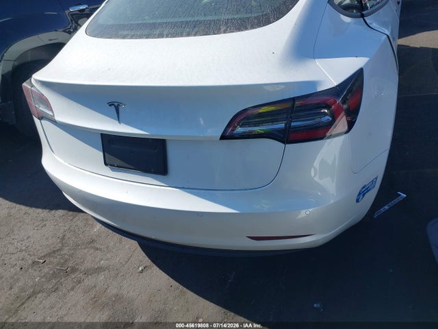 45619808 :رقم المزاد ، 5YJ3E1EA9MF929701 vin ، 2021 Tesla Model 3 Standard Range Plus Rear-wheel Drive مزاد بيع