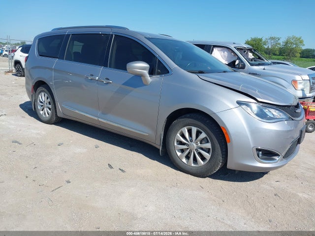 Продаж на аукціоні авто 2019 Chrysler Pacifica Touring L, vin: 2C4RC1BG0KR612870, номер лоту: 45619815