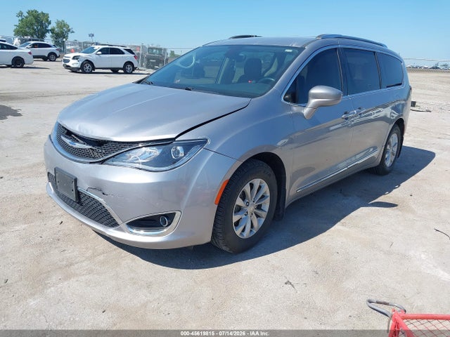 45619815 :رقم المزاد ، 2C4RC1BG0KR612870 vin ، 2019 Chrysler Pacifica Touring L مزاد بيع