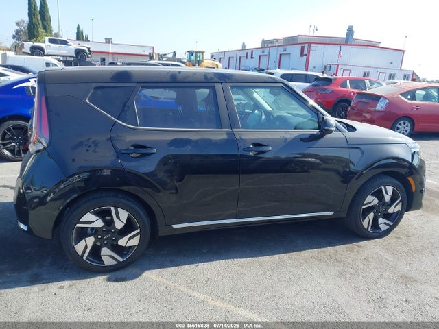 KNDJ53AU2P7887580 KIA Soul Gt-line