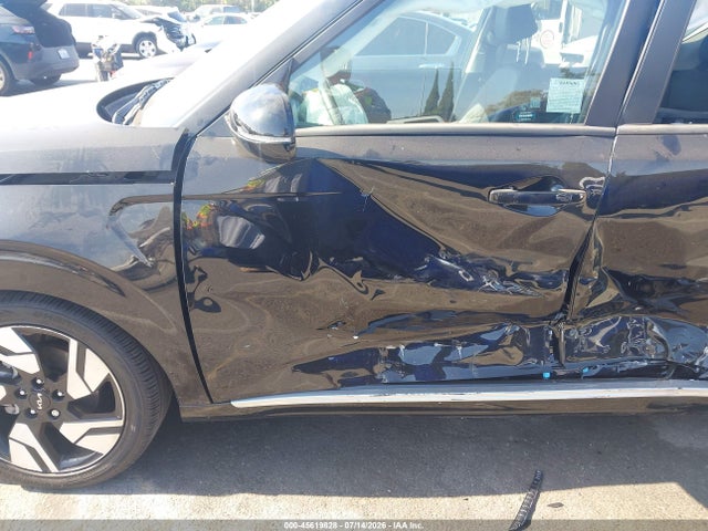 KNDJ53AU2P7887580 KIA Soul Gt-line