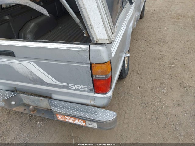 Aukcja sprzedaży 1984 Toyota Pickup 1/2 Ton Rn55 Sr5, vin: JT4RN55S3E0034098, numer aukcji: 45619858