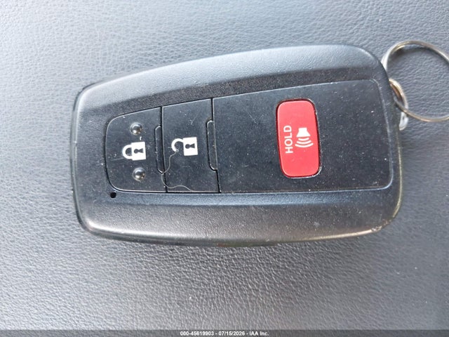 Toyota Prius Four 2017 JTDKARFU8H3049347 Image 11