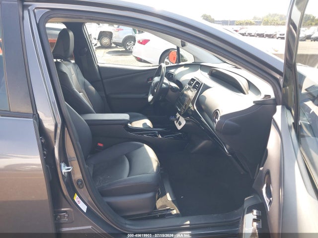 Toyota Prius Four 2017 JTDKARFU8H3049347 Image 5