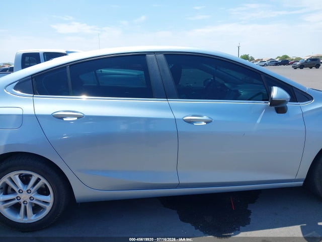 1G1BE5SM0H7236831 Chevrolet Cruze Lt Auto