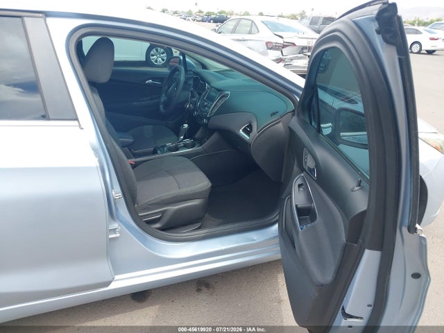 1G1BE5SM0H7236831 Chevrolet Cruze Lt Auto