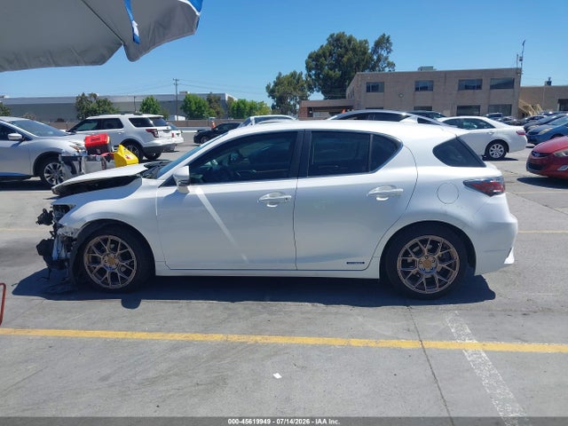Lexus CT 200H 2016 JTHKD5BH7G2251673 Image 15