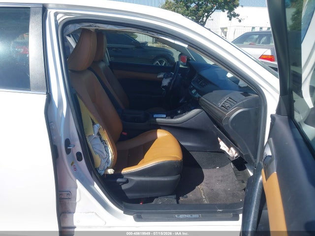 Lexus CT 200H 2016 JTHKD5BH7G2251673 Image 5
