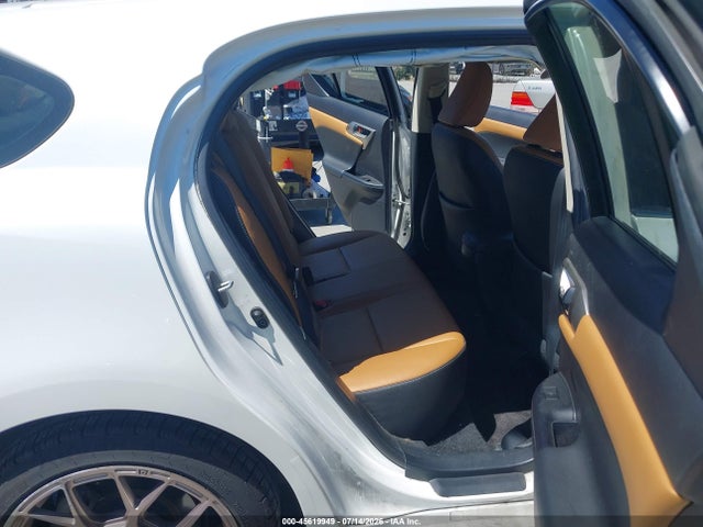 Lexus CT 200H 2016 JTHKD5BH7G2251673 Image 8