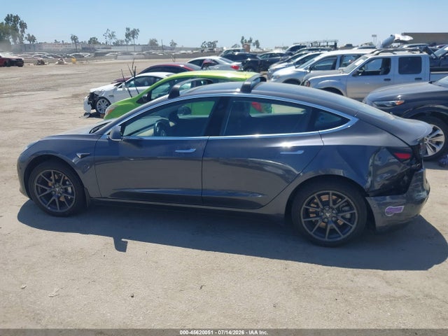 Tesla Model 3 Long Range/mid Range 2018 5YJ3E1EA9JF048170 Image 14