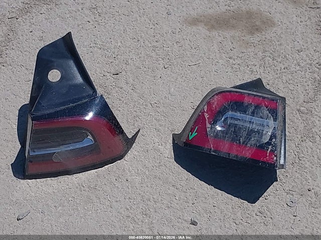 Tesla Model 3 Long Range/mid Range 2018 5YJ3E1EA9JF048170 Image 11