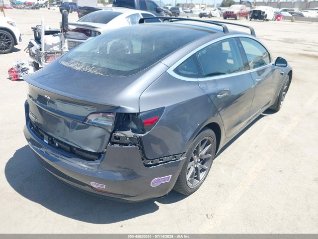Tesla Model 3 Long Range/mid Range 2018 5YJ3E1EA9JF048170 Image 4