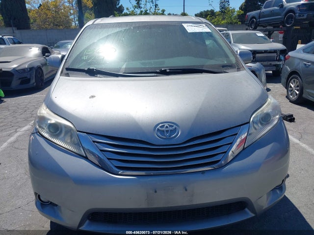 5TDYZ3DC5HS788409 Toyota Sienna Xle 8 Passenger